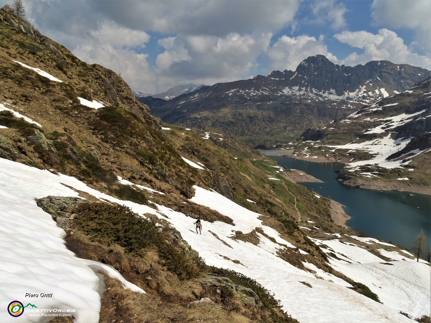 39 In decisa salita baciati dal caldo sole e pestando fresca neve .JPG